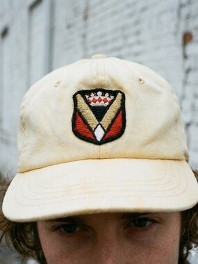 Vintage 80s 90s Derby Cap Golf Hat Shield Crown Logo Brass Crossed Clubs USA